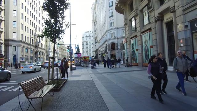 Walk around Madrid Spain. [4K] Atocha - Prado - Puerta del Sol - Plaza de Colón - Plaza de Cibeles. смотреть онлайн