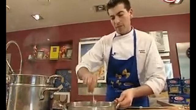 🍽Фузилли со свежим тунцом и шпинатом. смотреть онлайн