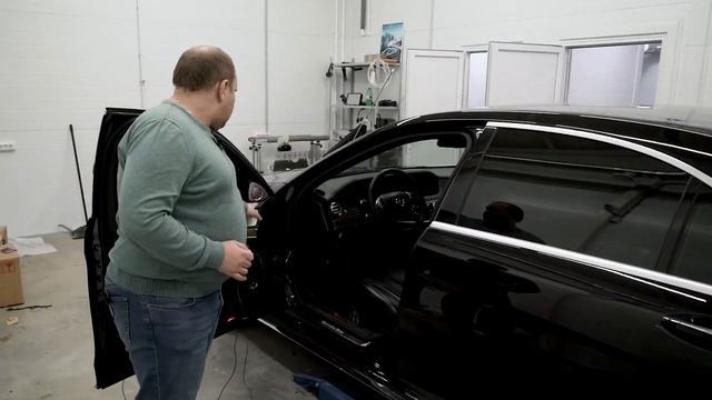 Замена аудиосистемы в Mercedes-Benz W222