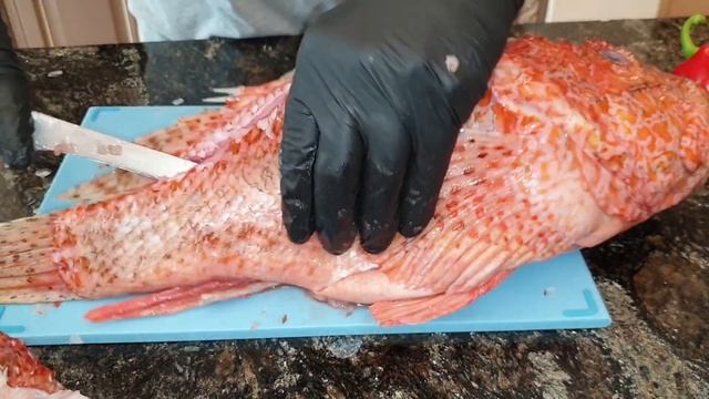 Очень вкусный рыбный суп из Скорпены или Уха из морского ерша смотреть онлайн