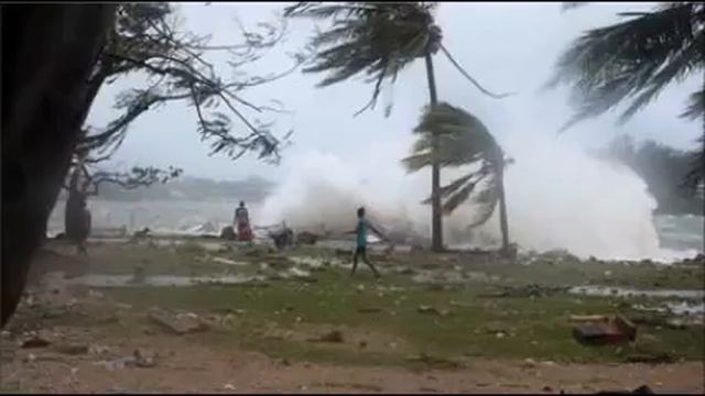 Death toll rises in cyclone-hit Vanuatu смотреть онлайн