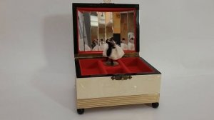 Винтажная музыкальная шкатулка с балериной. 1960 г MAPSA Перламутровая Музыкальная Шкатулка