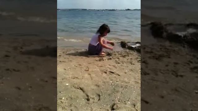 Lulu @ beach смотреть онлайн