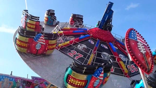 Superbowl Ride At Funland, Weston Super Mare, April 2017 смотреть онлайн