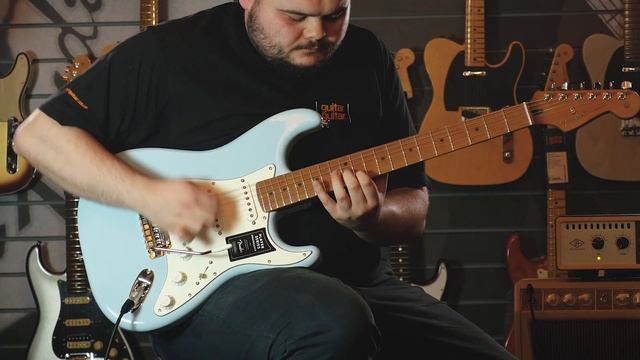 Fender Roasted Player Sonic Blue Strat | guitarguitar exclusive смотреть онлайн