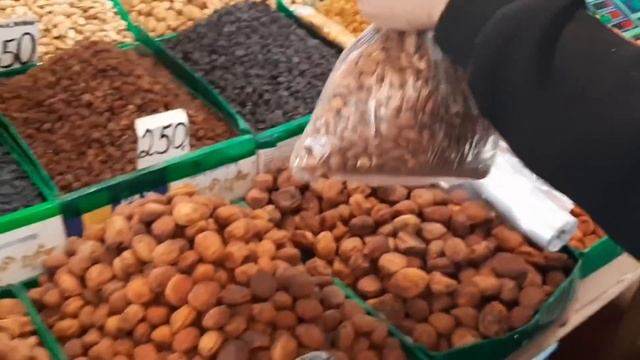 Osh Bazaar | cheap shopping | Bishkek, Kyrgyzstan смотреть онлайн