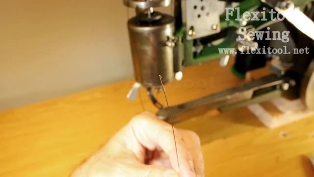 #6 Threading the Top Thread - Chinese Manual Hand Crank Leather Patcher Sewing Machine *HI-RES* смотреть онлайн