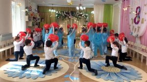 #Детигруппыпингвинята #праздник8марта Вход на 8 марта (старшая группа)