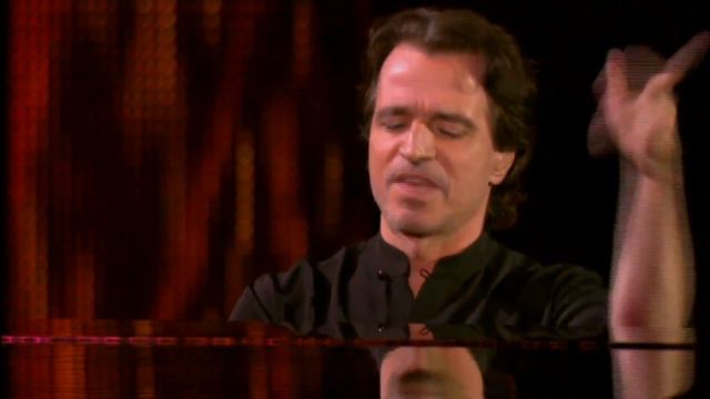 YANNI 8.- Bajo El Cielo De Noviembre- Ender Thomas : Yanni Voices Concert (Acapulco 2008) смотреть онлайн