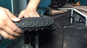 Одеваем покрышку и камеру на колесо детской коляски
