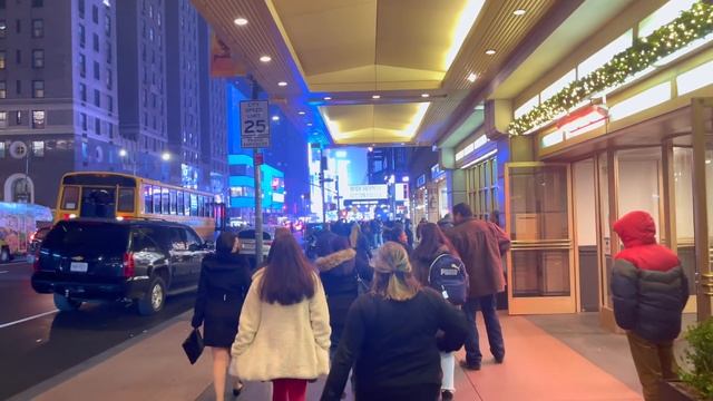 Times Square Christmas 2021 - Walking Down On 7th Avenue NYC - Manhattan Night Walk 4K смотреть онлайн