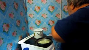 Всего три ингредиента ! А получается вкусное блюдо экономящее Ваш бюджет !.mp4