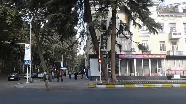 Прогулка по Душанбе, от Душанбе Серена до площади Исмоили Сомони! смотреть онлайн