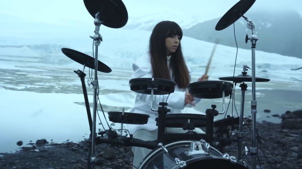 Giolì & Assia - Playing Chess (plus Prelude)