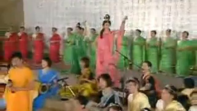 Харе Кришна в исполнении китайского хора смотреть онлайн