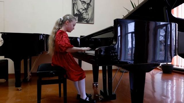 V. Bagdonas. Lapė šluotauodegė смотреть онлайн