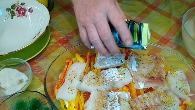 И на ужин и на праздник! Рыба с овощами в духовке. Как приготовить. Готовьте, наслаждайтесь! смотреть онлайн