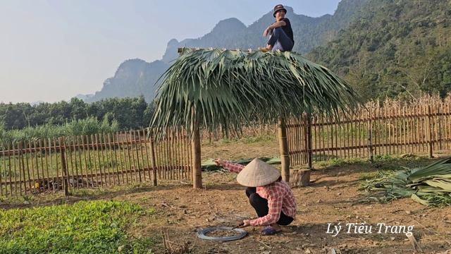 Family Story: How Did Lam And Ly Struggle To Complete The Gate's Roof?