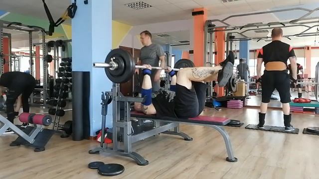 11 Жим лежа,ноги подняты,110 смотреть онлайн