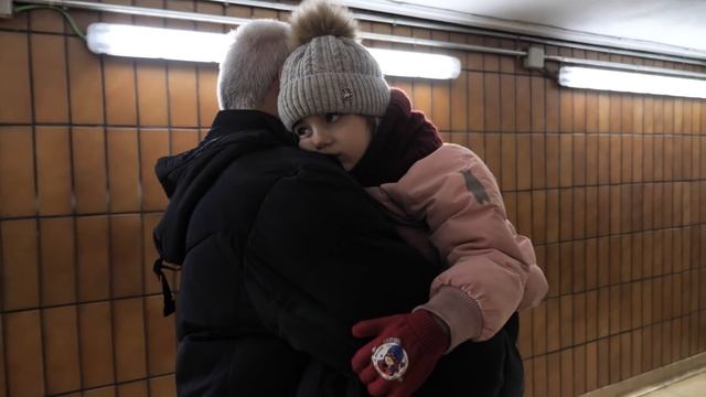 VLOG Алиса сильно похудела. Голуби, принесите нам МИР смотреть онлайн