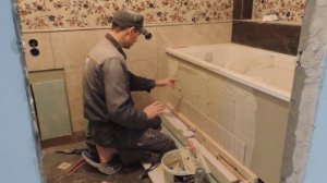 Делаю экран под ванну с подсветкой и мозаикой. Два сантехнических лючка своими руками.