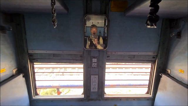 34 часовой поезд из Мумбаи в Горакхпур, это что дженерал класс?..ПЦР тест в Индии... смотреть онлайн