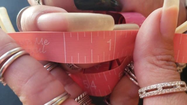 Measuring My Nails смотреть онлайн