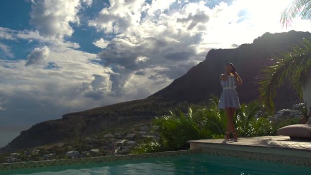 Fashion Campaign Photoshoot At An Incredible Location смотреть онлайн