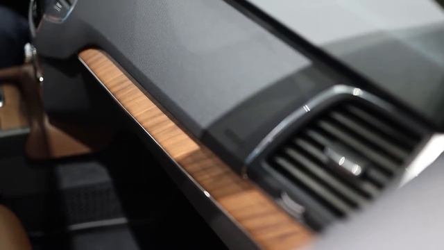 Обзор Volvo XC90 Momentum D5 SAVILE GREY смотреть онлайн