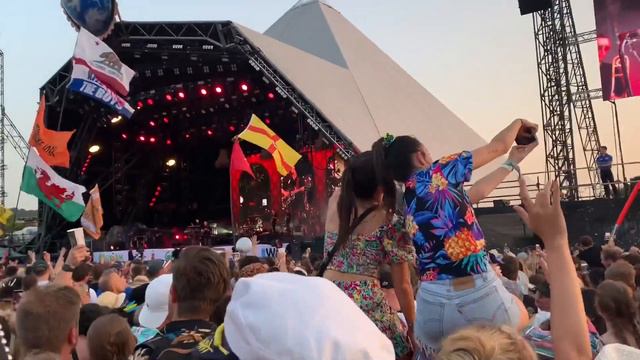 George Ezra: Budapest Glastonbury 2019 смотреть онлайн