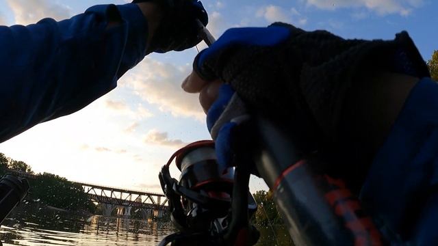 Monster Fish Hooked Up While Tucktec Kayak Trolling ??? смотреть онлайн