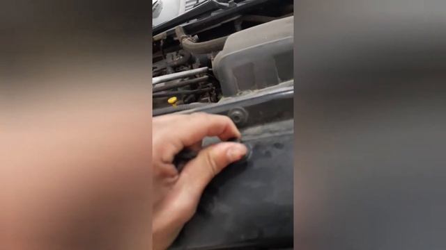 COMO RETIRAR O FAROL OU A GRADE DO PEUGEOT 206 смотреть онлайн