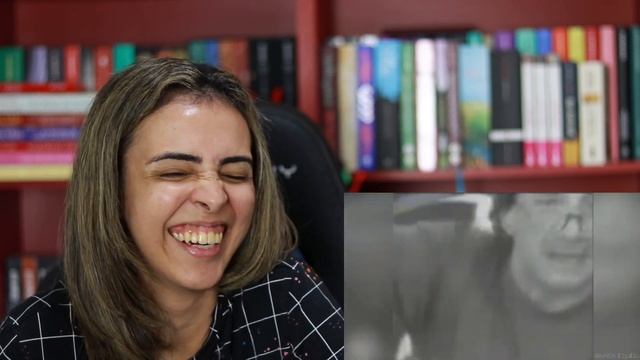 REACT: Games EduUu | CORRE QUE A GALINHA TÁ ATACADA! - Chicken Feet смотреть онлайн