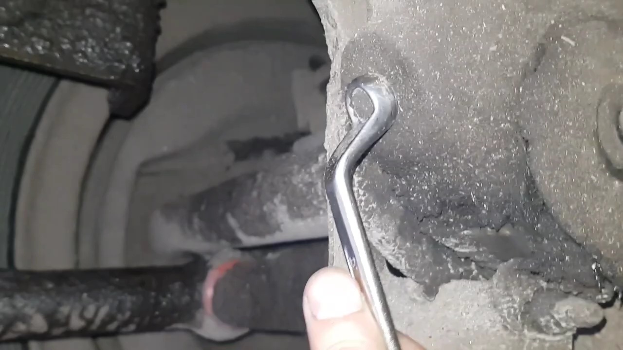 КАК СВОДИТЬ (Разводить) КОЛОДКИ НА КАМАЗЕ? смотреть онлайн