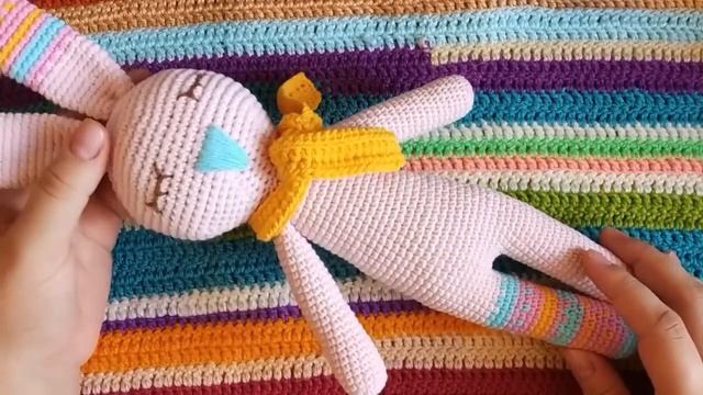 Зайка карамелька. Мастер класс, зайка,мишка, хрюшка сплюшка описание crochet bunny смотреть онлайн
