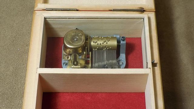 L.E.SCHMID BROS/ ANRI/ HUMMEL CHRISTMAS 1973 MUSIC BOX "SILENT NIGHT" смотреть онлайн