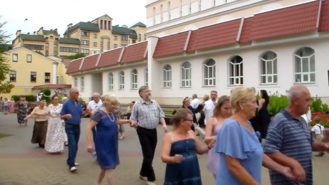 ЭКСКЛЮЗИВНО!Только В Бресте, Учат Танцам Под Оркестр! КРАКОВЯК смотреть онлайн
