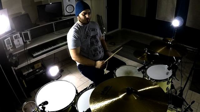 Chandelier - Sia (A Sweet Motif feat. Chrissie Andreou Rock Cover) смотреть онлайн