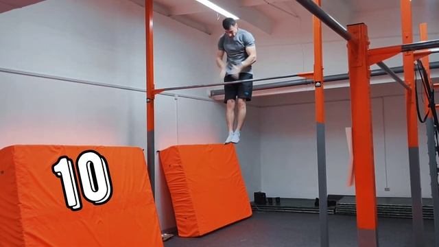 ВЫХОДЫ СИЛОЙ С ХЛОПКОМ. ОТЖИМАНИЯ В СТОЙКЕ С ХЛОПКОМ. смотреть онлайн