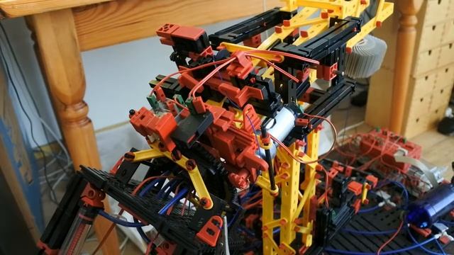 fischertechnik pneumatic "hand" #105 : Winch, wire, motor, reconstruction, weight, diagnose, Python смотреть онлайн
