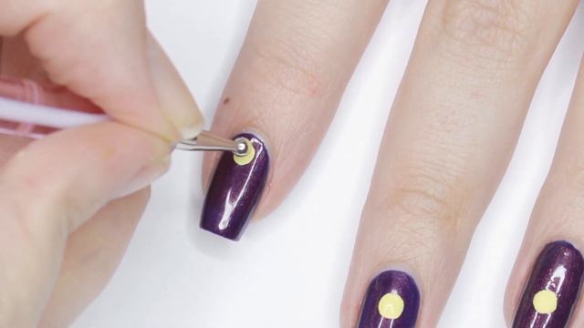 Easy & Minimal Total Solar Eclipse Nail Art