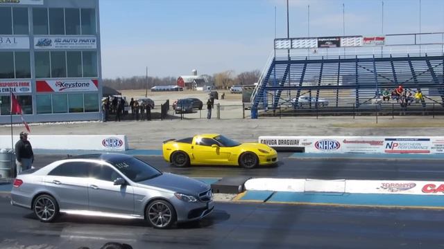 Mercedes-Benz E63 AMG-S VS Corvette Z06 #2 смотреть онлайн