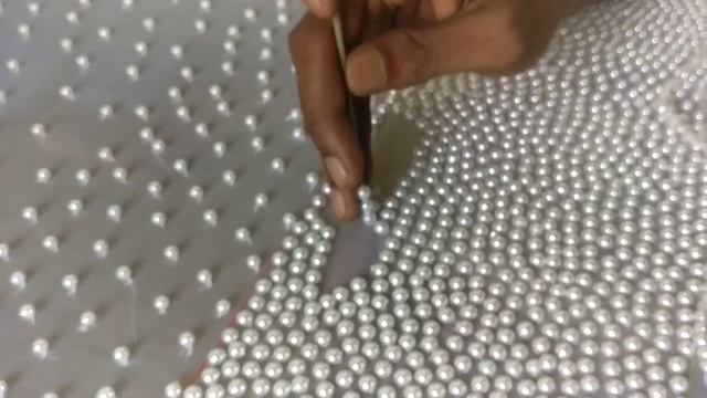 Slow motion video - Pearl bead work смотреть онлайн