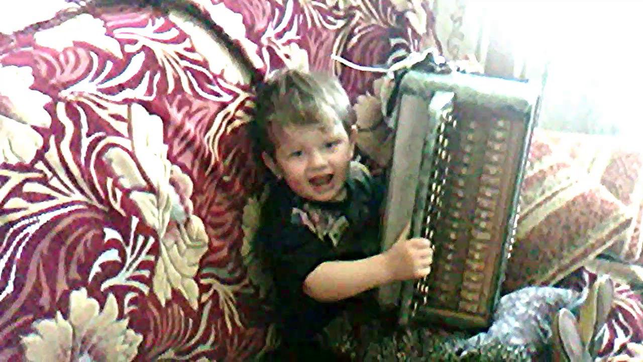 Кирилл с баяном