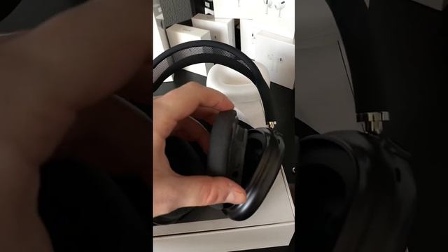 Обзор на самые последние наушники ???AirPods Max, которые дали шума по всему миру. смотреть онлайн