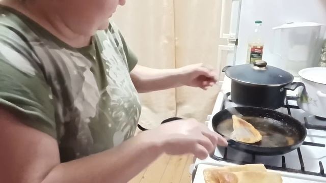 Мой блог: чебуреки к чаю, успеть, пока погода хорошая ,в саду.