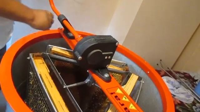 Откачка #меда. Как качаю #мед смотреть онлайн