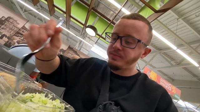 ПОЕЛ В МАГАЗИНЕ И НЕ ЗАПЛАТИЛ, БЕСПЛАТНАЯ ЕДА В МАГАЗИНЕ, ЛАЙФХАК: КАК БЕСПЛАТНО ПОЕСТЬ В МАГАЗИНЕ. смотреть онлайн