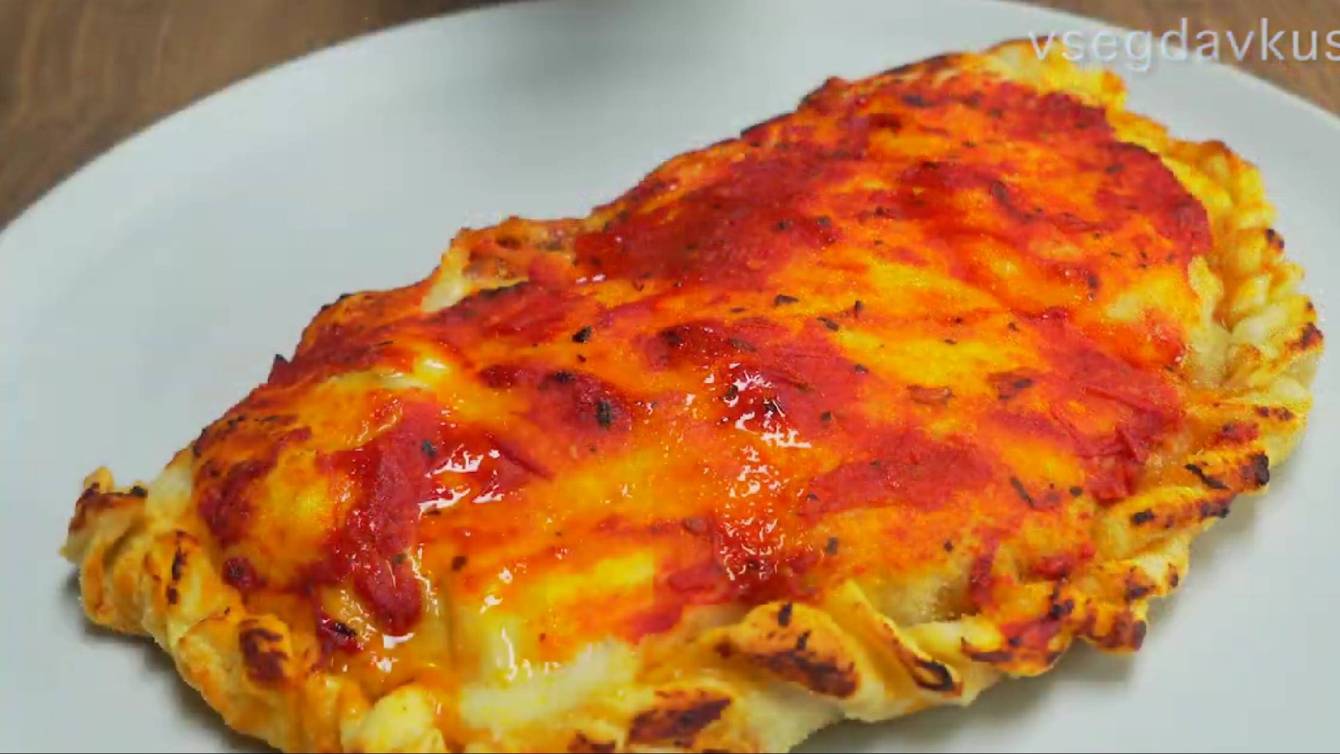 рецепт приготовления закрытой пиццы Кальцоне смотреть онлайн