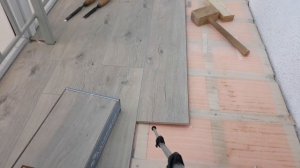 Не защелкиваются замки ламината. Как защелкнуть замки ламината